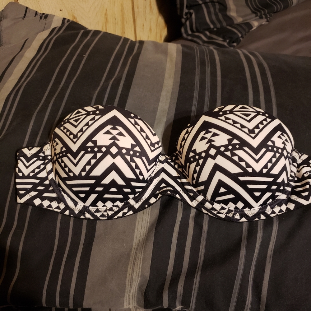 Strapless bra